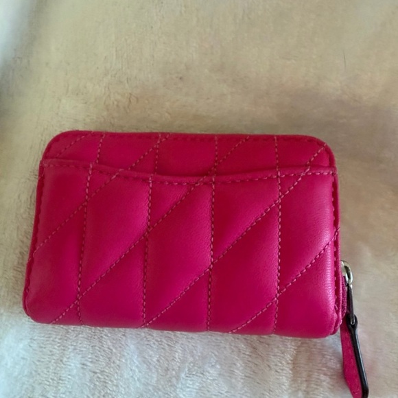 Coach Essential Small Zip Around Card Case with Pillow Quilting Dragonfruit Pink - Picture 6 of 12